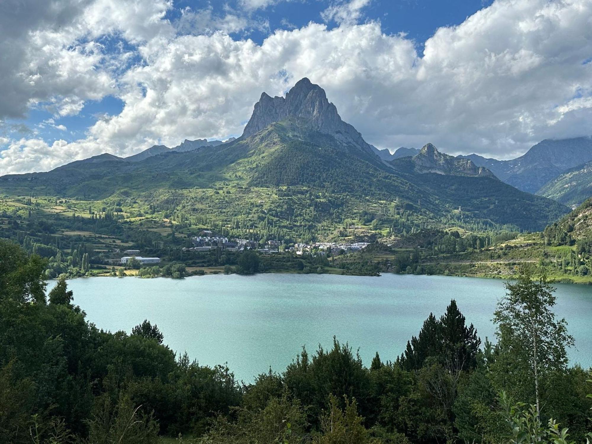 El Escondite De Las Margas Sabinanigo Luaran gambar
